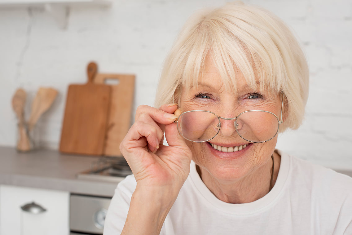 Возрастная катаракта: особенности лечения и операции у пожилых