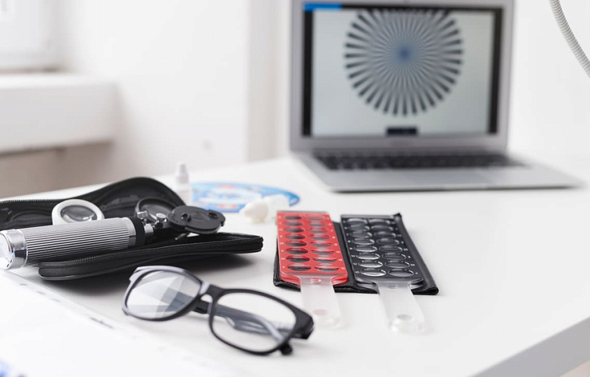 Лечение катаракты без операции: миф или реальность